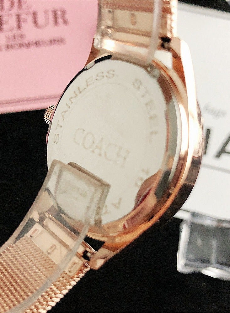 كوتش اوت ليت ساعة COACH Fashion للسيدات مع سوار شبكي ذهبي وردي وإطار كريستالي متلألئ - Image 3